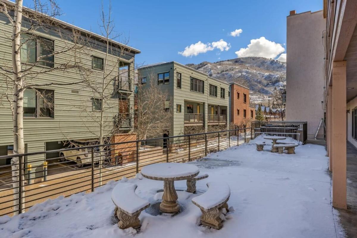 New Listing 2Br 2Ba Condo - Mountain Views Аспен Экстерьер фото